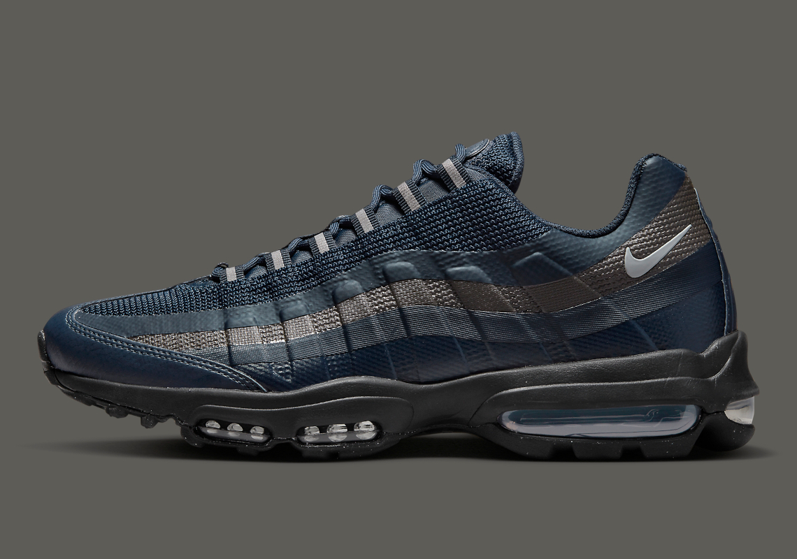 Nike Air Max 95 Ultra Dz4503 400 3