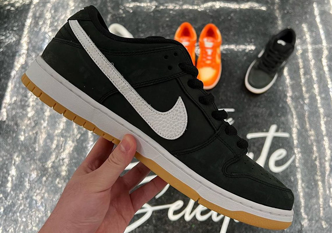 Nike Sb Dunk Low Black White Gum 1