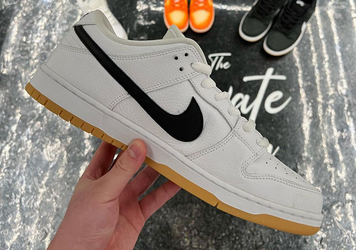 Nike Sb Dunk Low White Black Gum 2