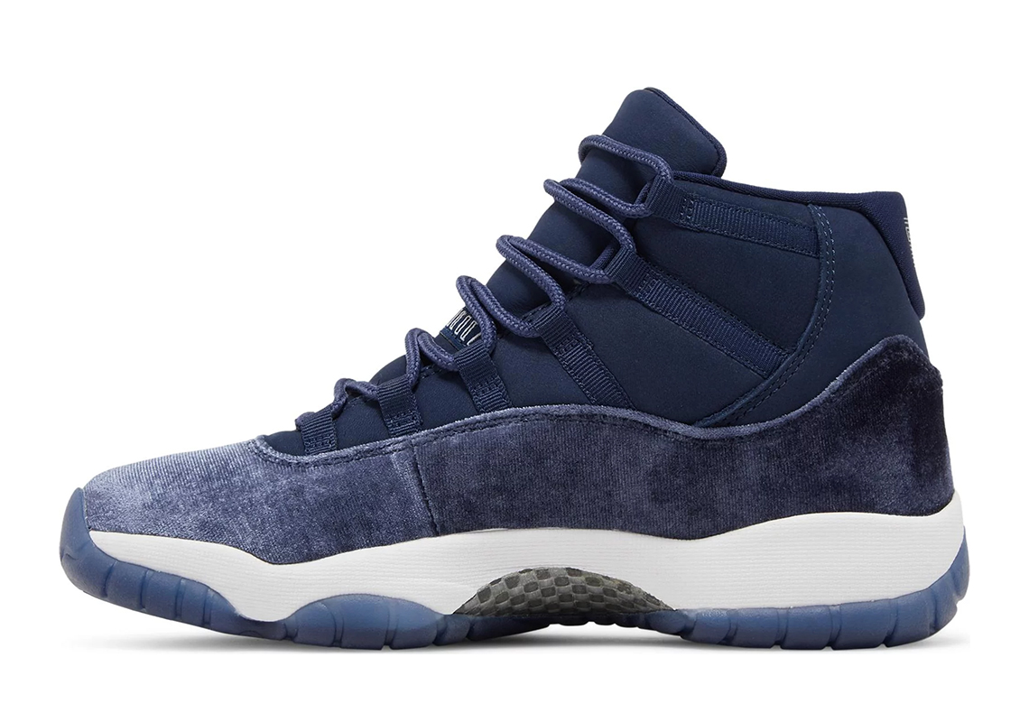 Jordan 11 Womens Midnight Navy Ar0715 441 2