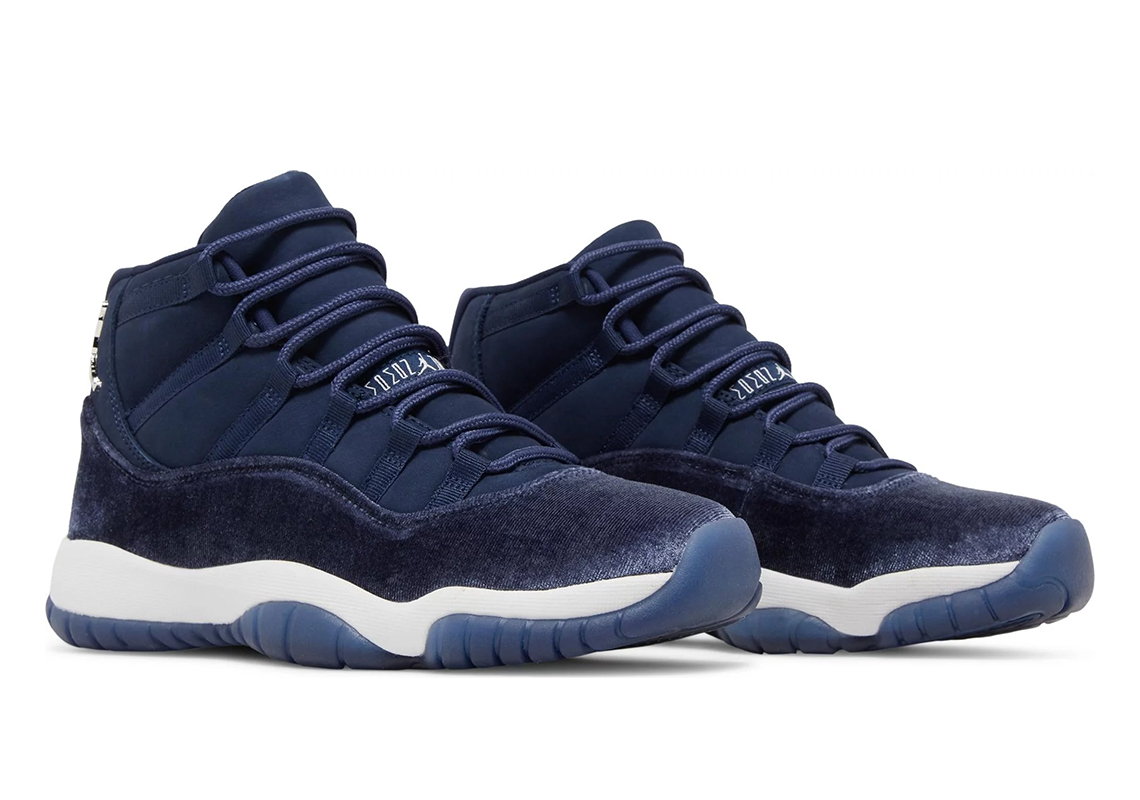 Jordan 11 Womens Midnight Navy Ar0715 441 5