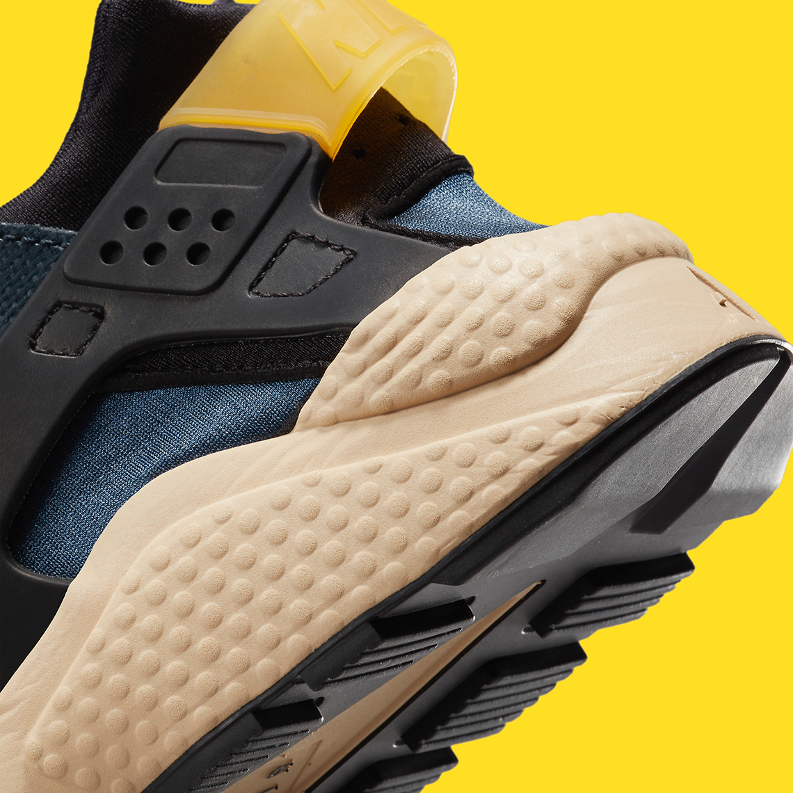 Nike Air Huarache Navy Yellow Dz4852 001 2