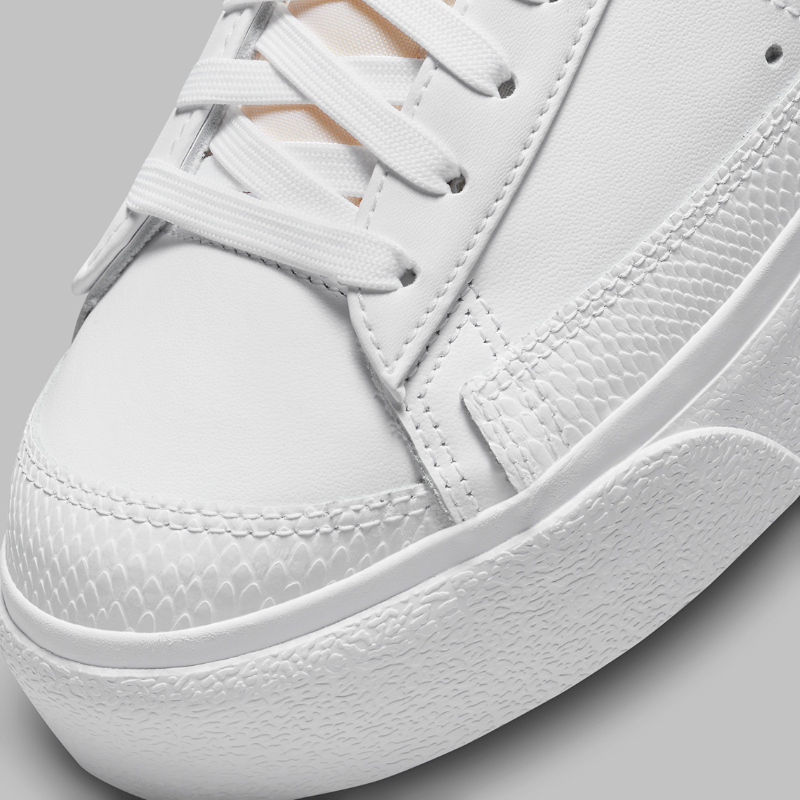 Nike Blazer Low Platform White Black Stingray Dz5210 100 5