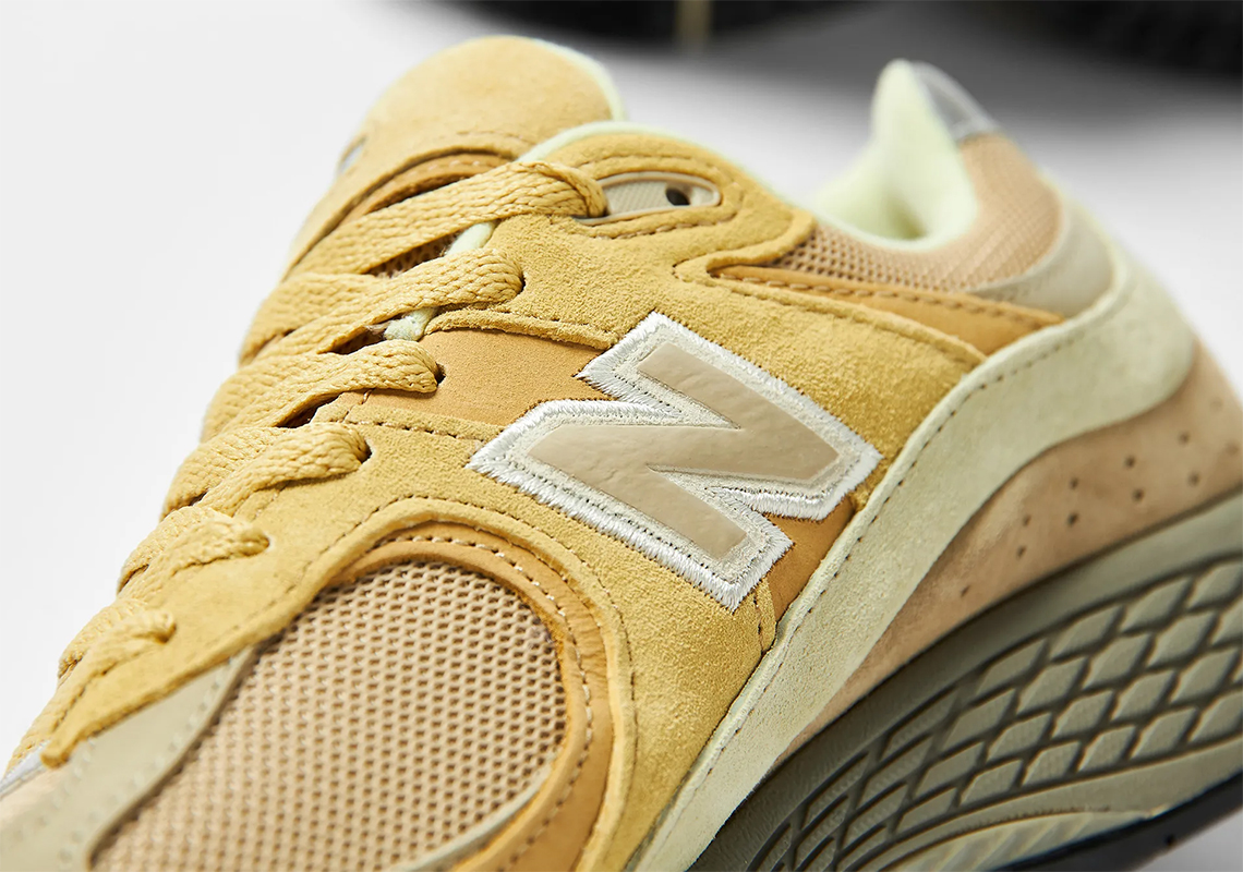 Auralee New Balance 2002r Yellow M2002re1 2