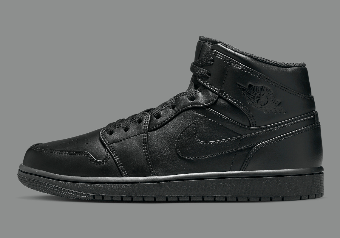 Air Jordan 1 Mid Black 554724 093 4