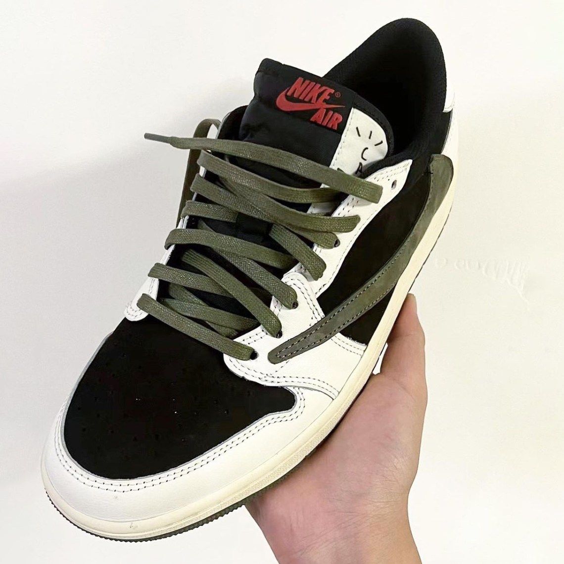 Travis Scott Air Jordan 1 Low Olive Photos 3