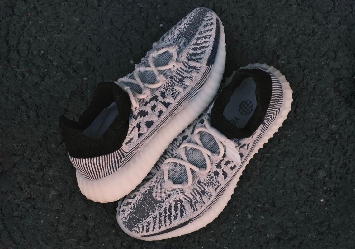 Adidas Yeezy Boost 350 V2 Cmpct Black White 4