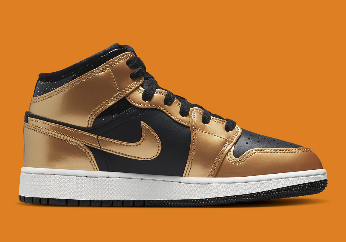 Air Jordan 1 Mid Se Black Metallic Gold Dr6967 071 7