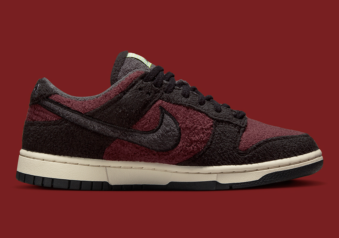 Nike Dunk Low Fleece Black Maroon Dq7579 600 2