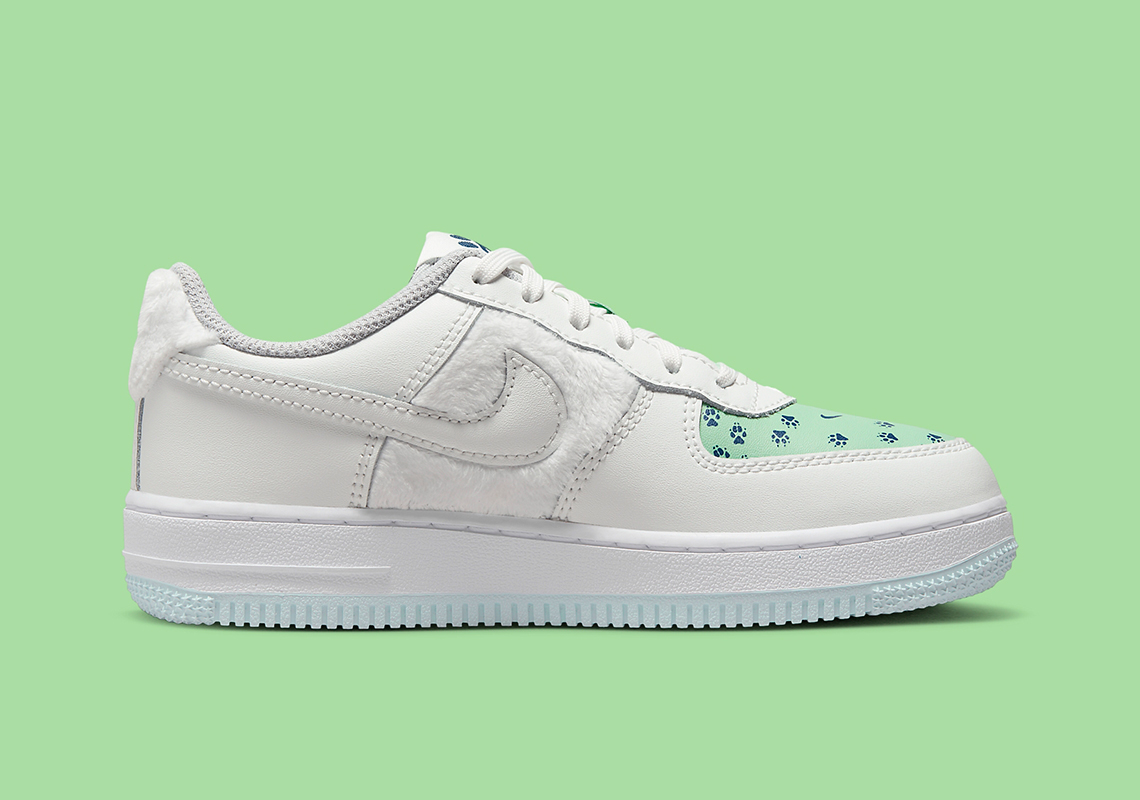Nike Air Force 1 Low Bear Tracks 1