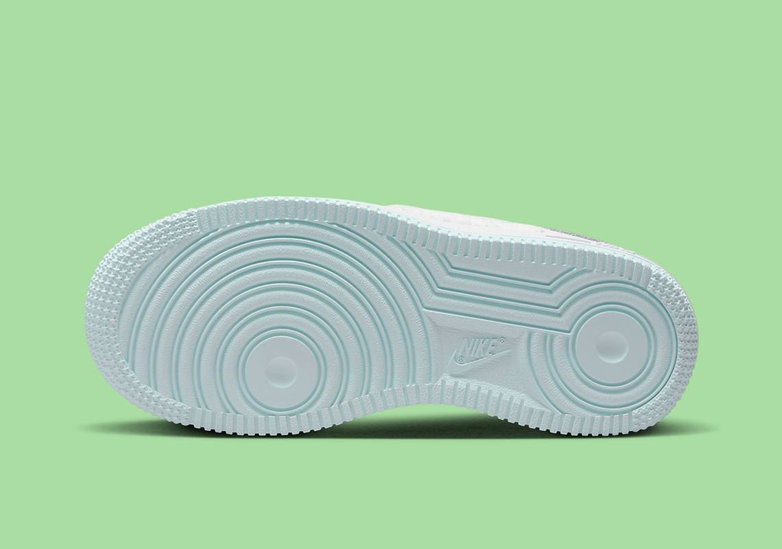 Nike Air Force 1 Low Bear Tracks 6