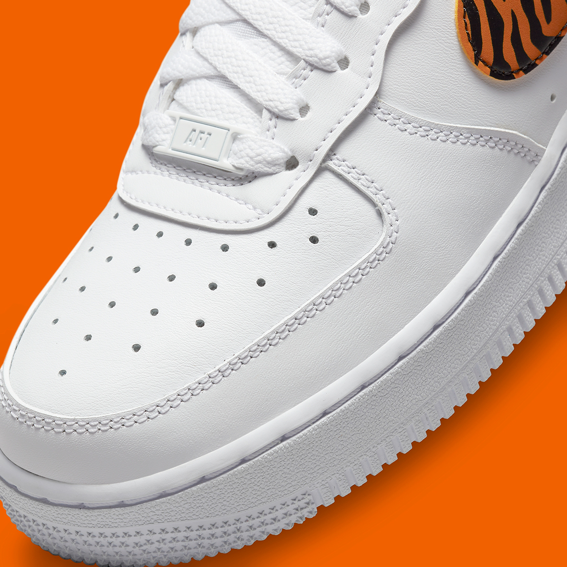 Nike Air Force 1 Low Womens Tiger Stripe Dd8959 108 2