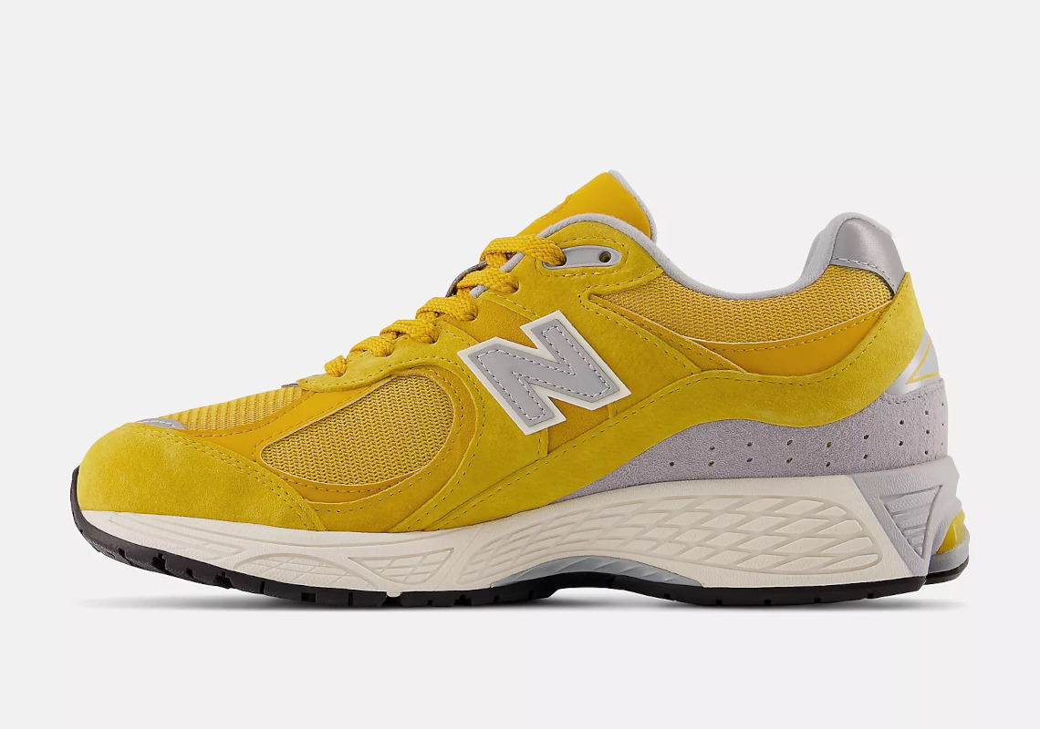 New Balance 2002r M2002rht 02