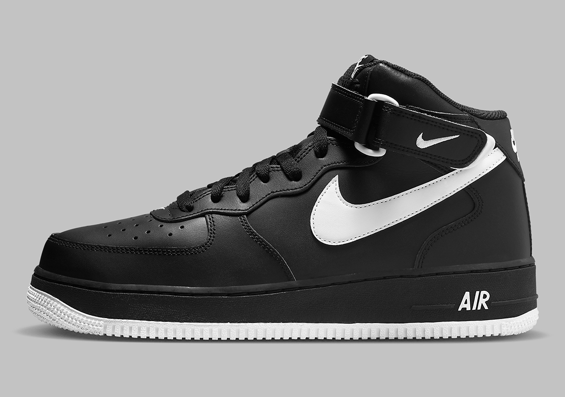 Another "Black/White" Color Combination Covers The Nike Air Force 1 Mid