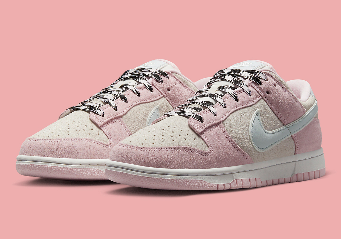 "Pink Foam" Suedes Coat The Nike Dunk Low LX