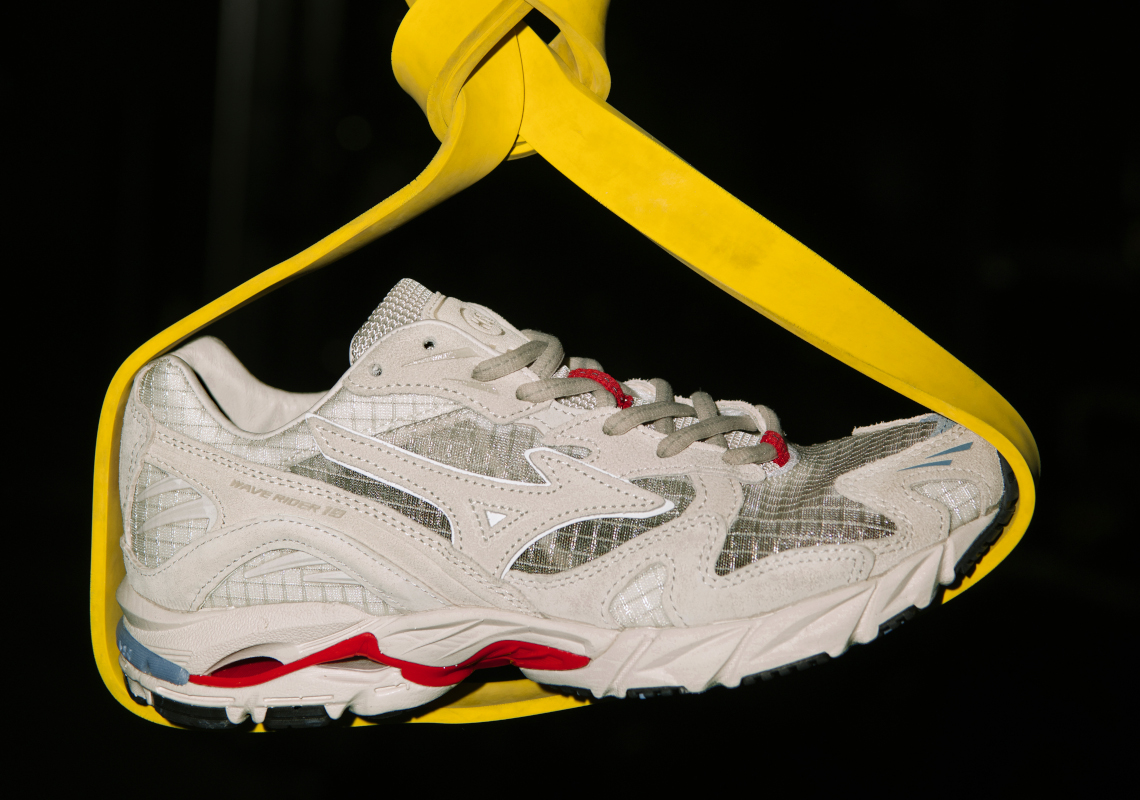 Highsnobiety's Take On The Mizuno Wave Rider 10 Sees An Asymmetric Arrangement