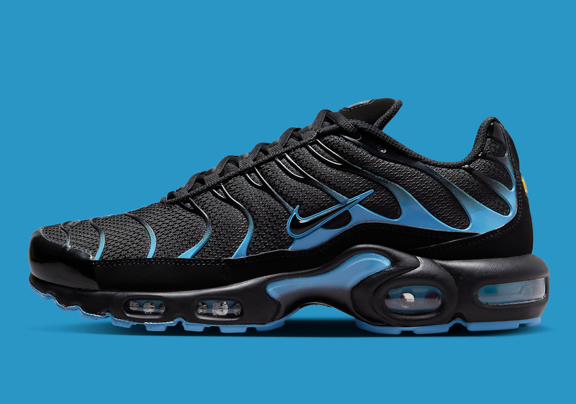 The Next Nike Air Max Plus Features A "Black/University Blue" Outfit