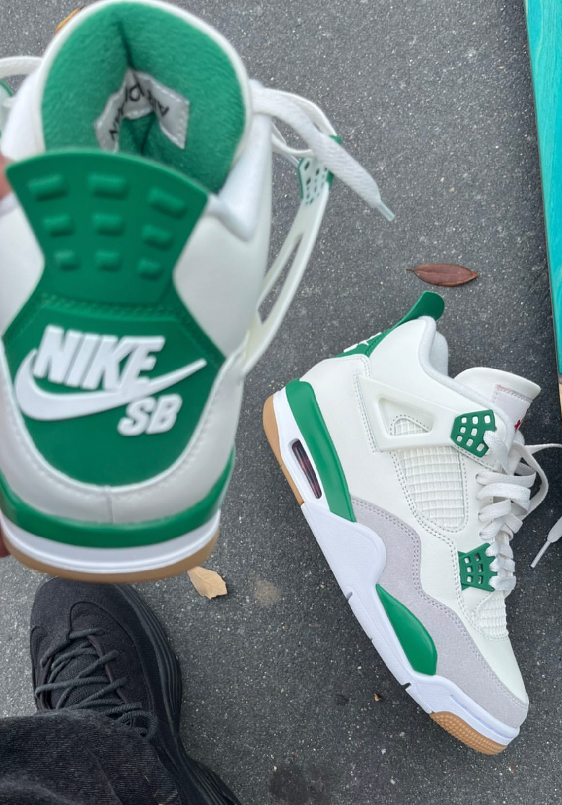 Air Jordan 4 Sb Pine Green