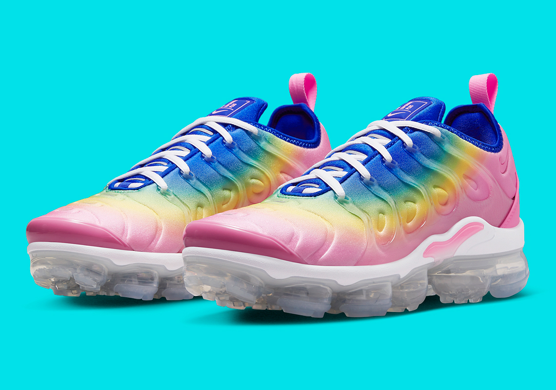 Multi-Color Cotton Candy Coats The Nike Vapormax Plus