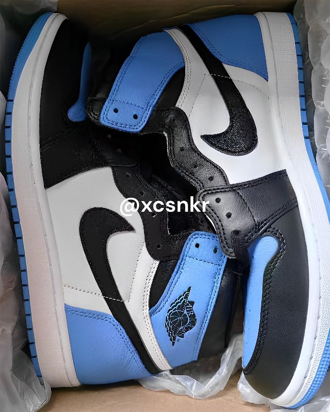 Air Jordan 1 Retro High Og University Blue Black White Dz5485 400 1