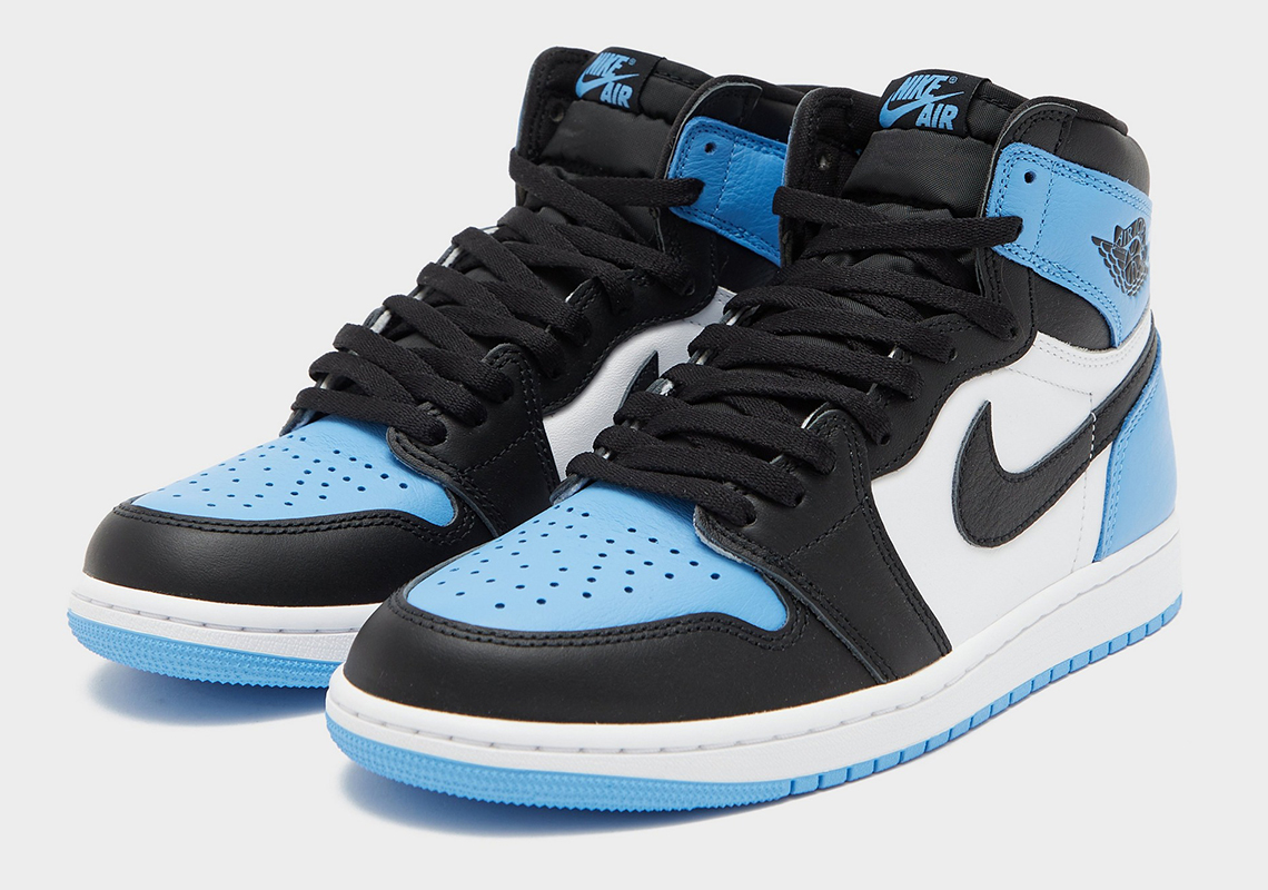 First Look At The Air Jordan 1 Retro High OG "UNC Toe"