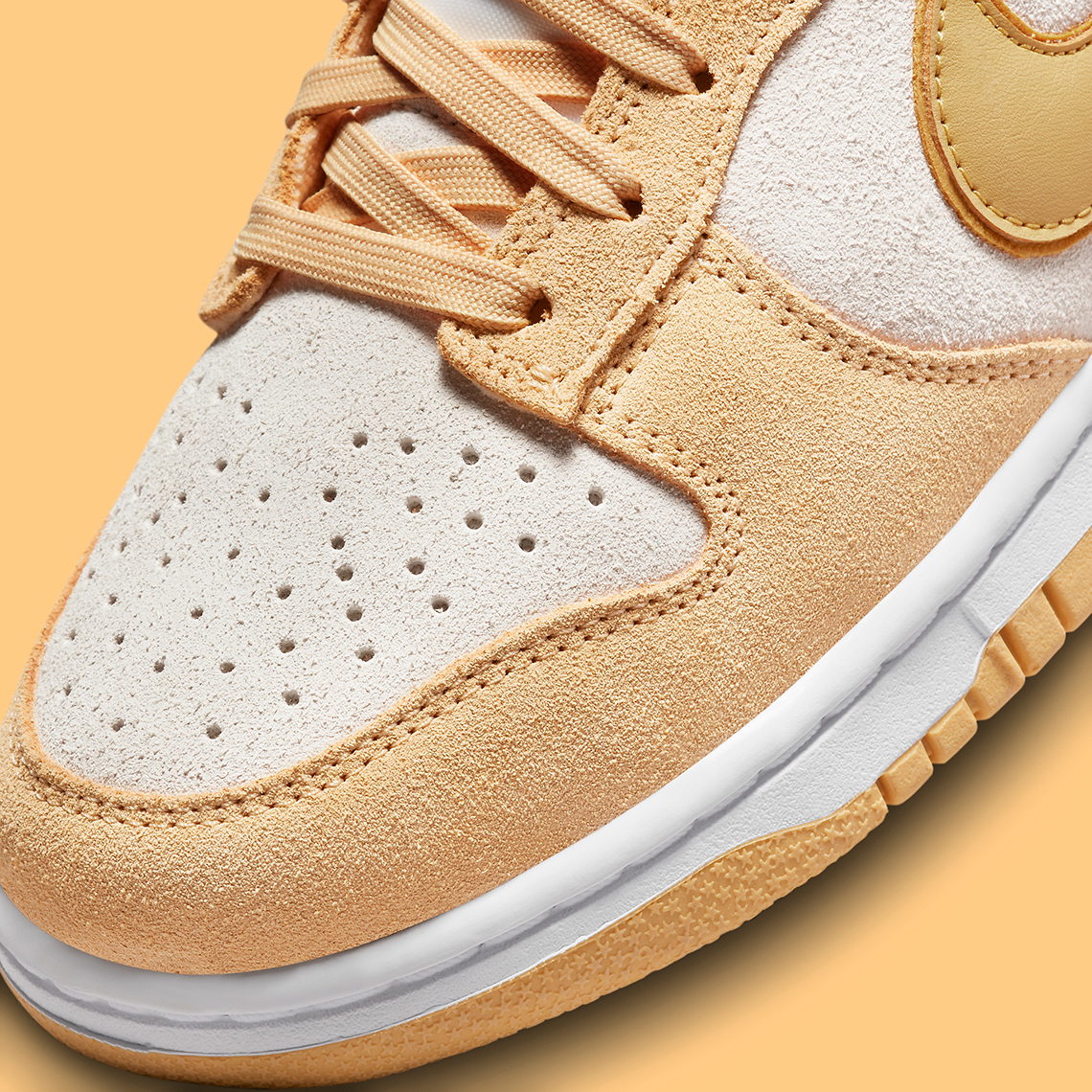 Nike Dunk Low Lx Gold Suede Dv7411 200 4