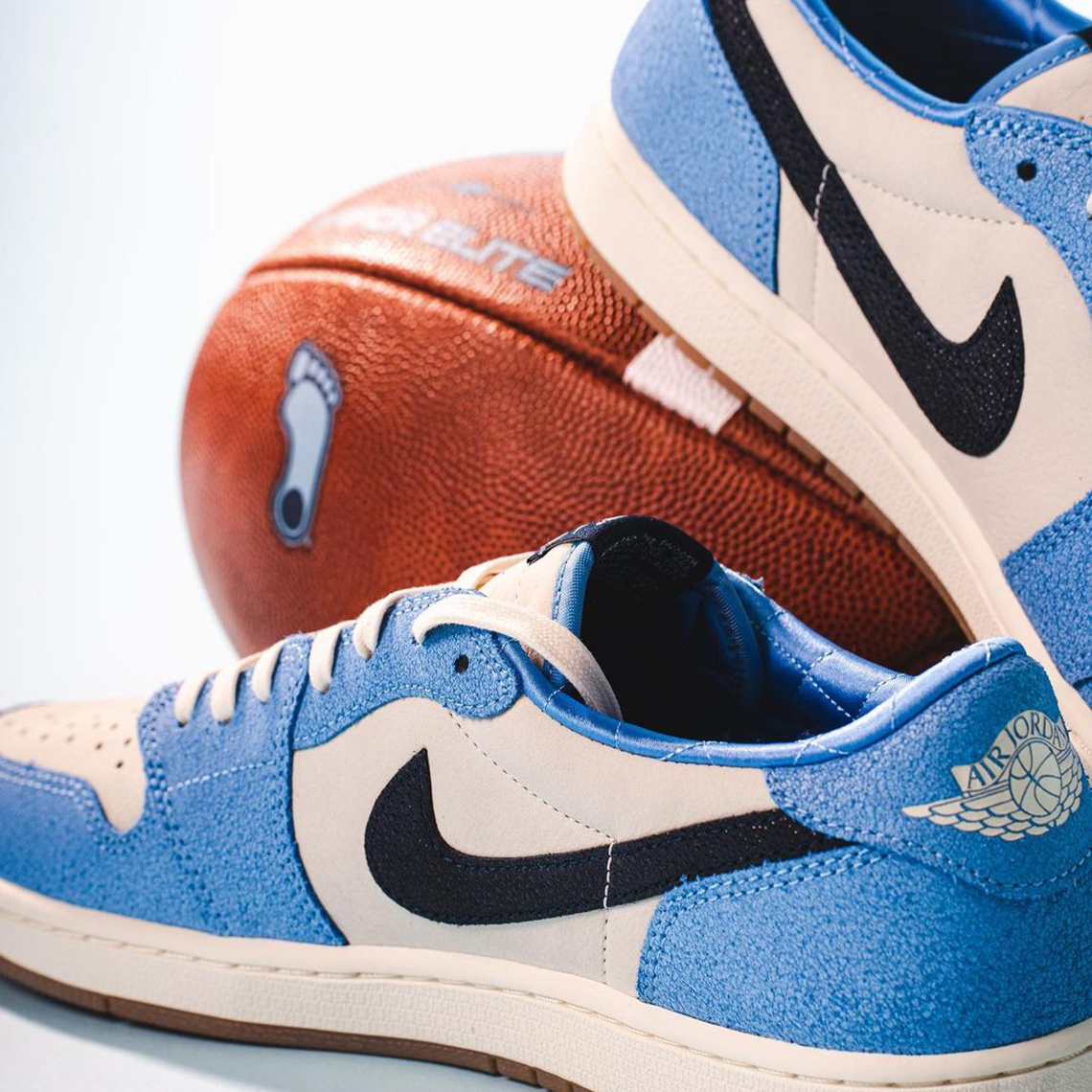 Air Jordan 1 Low Unc Football Pe 3