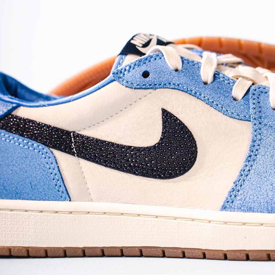 Air Jordan 1 Low Unc Football Pe 6