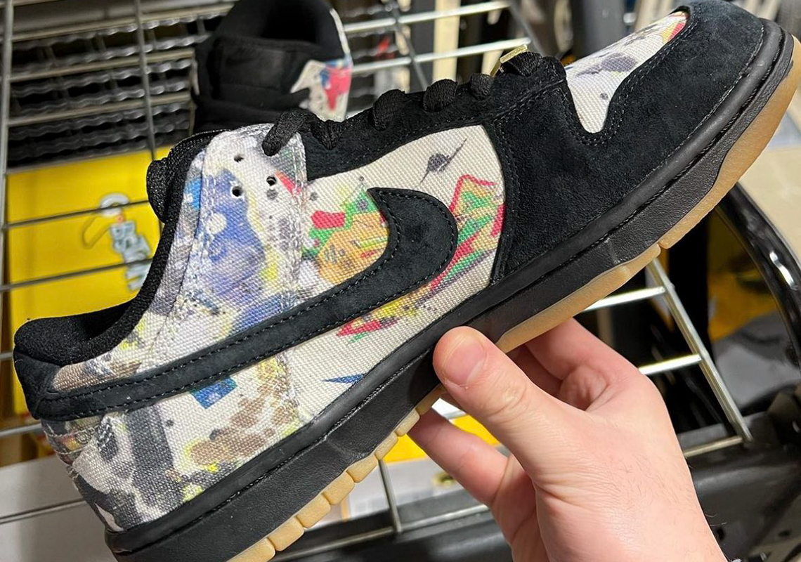 Supreme Nike Sb Dunk Low 2023 Photos 7