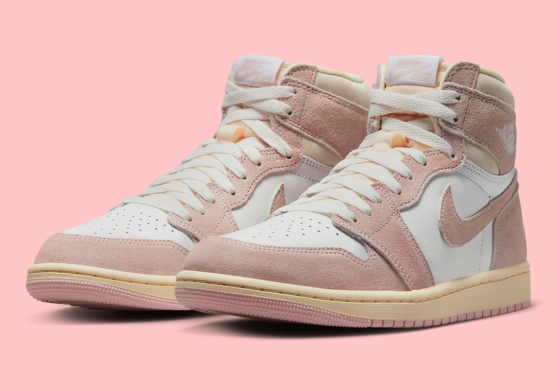 Official Images Of The Women's Air Jordan 1 Retro High OG "Atmosphere"