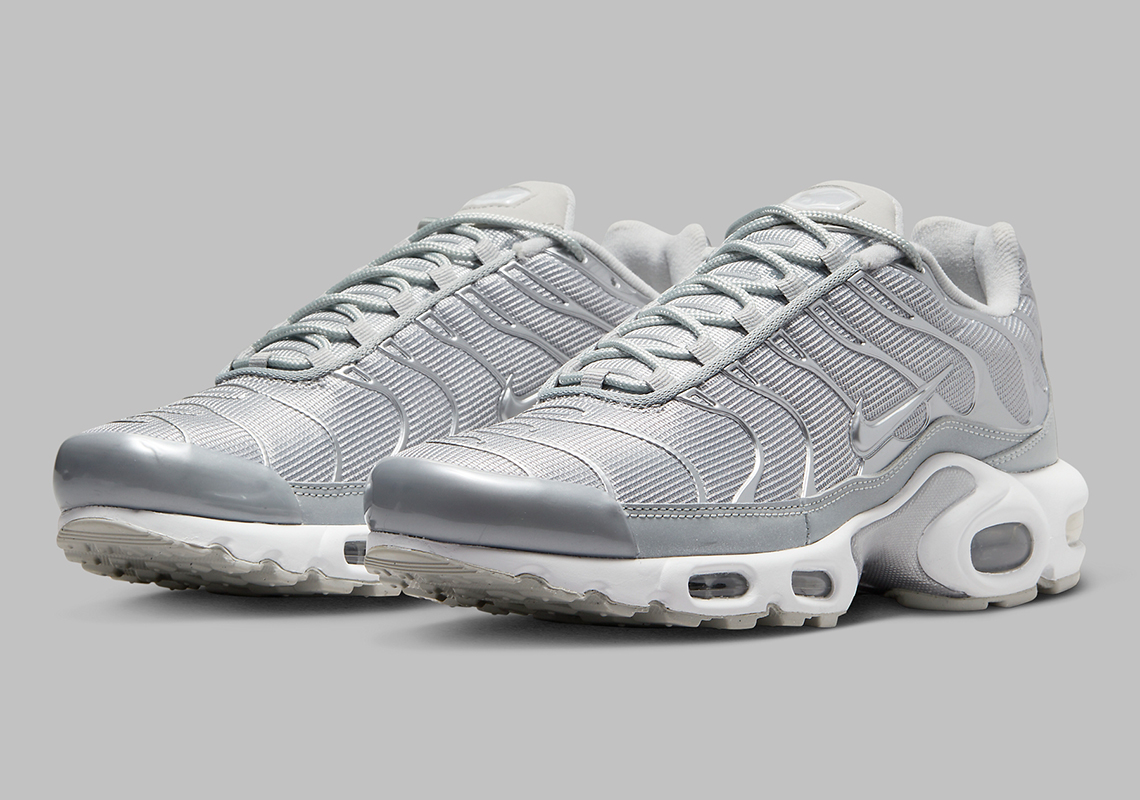 The Nike Air Max Plus Dons A Full Silver Metallic Look