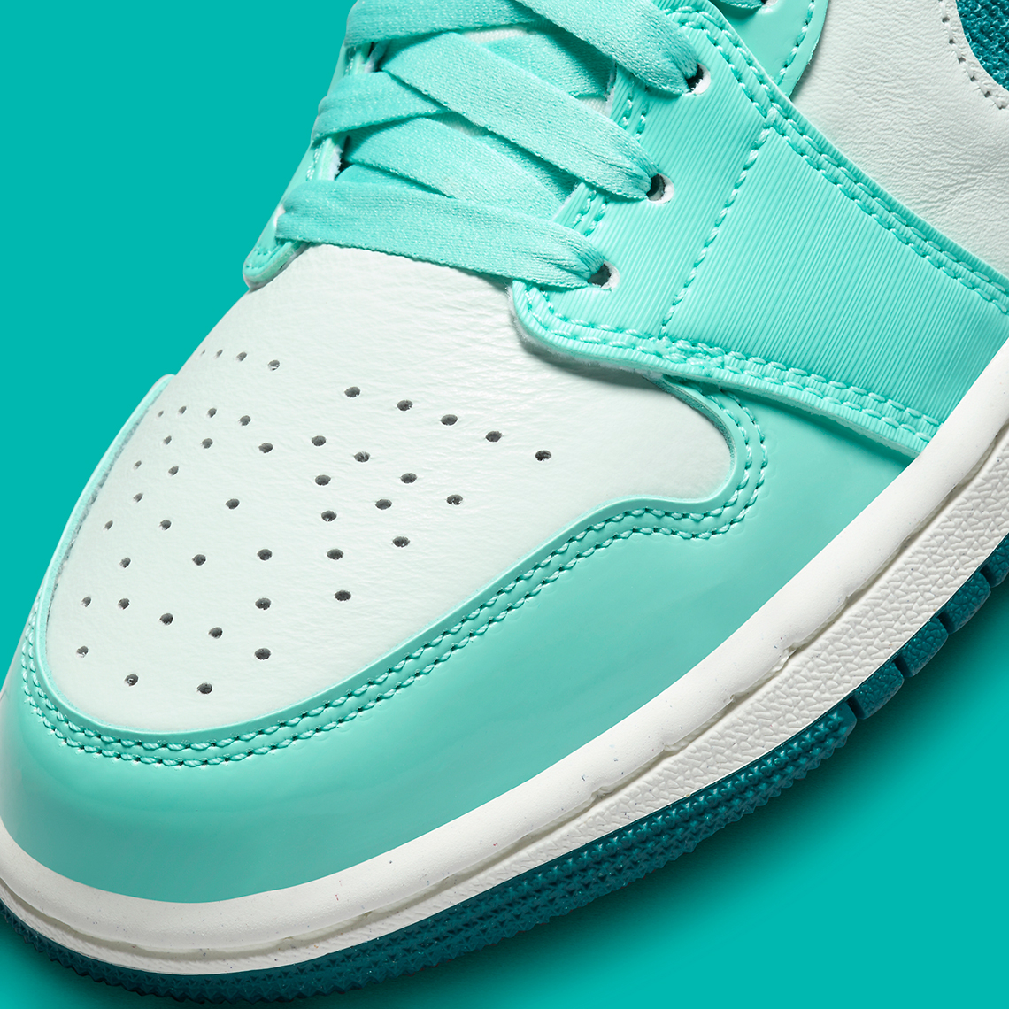 Air Jordan 1 Mid Teal Chenille Bleached Turquoise Dz3745 300 7