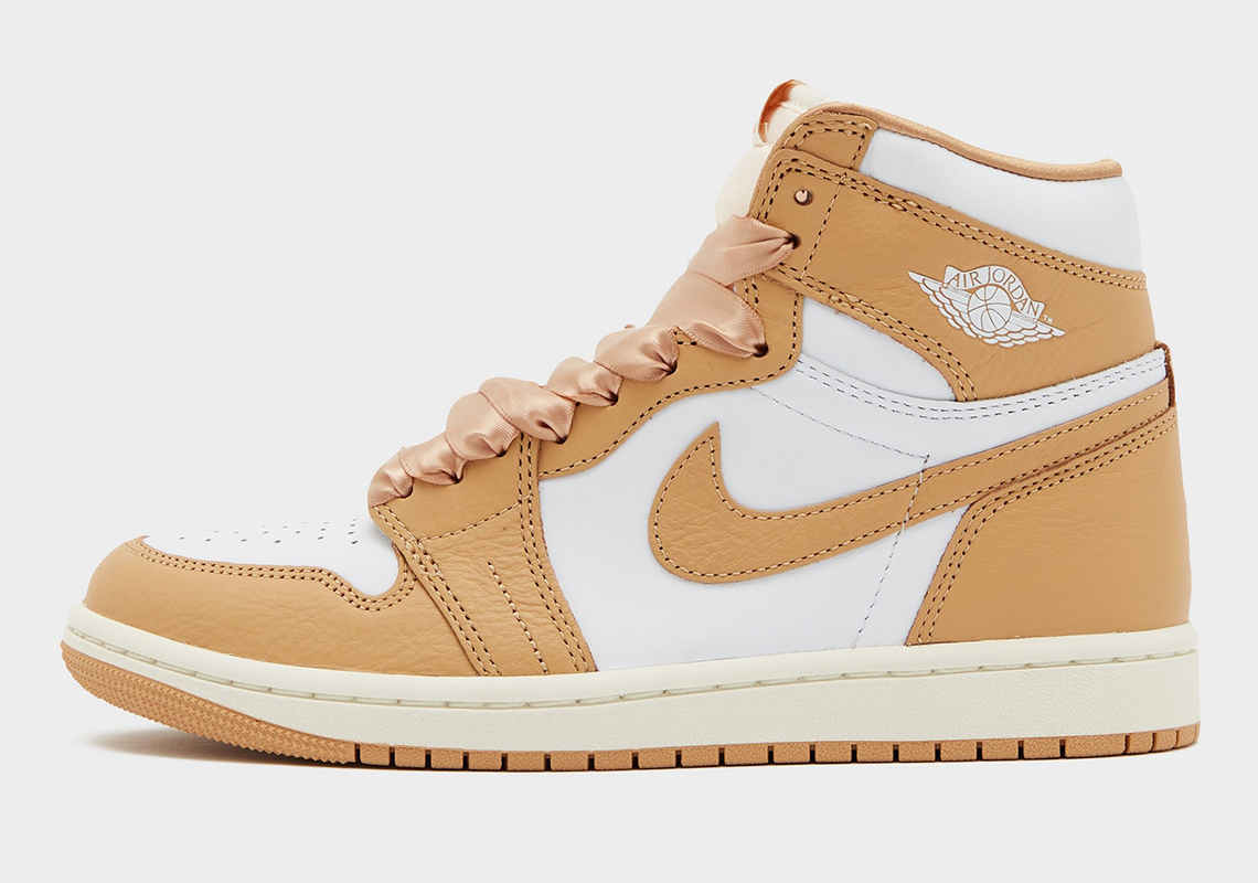 First Look At The Air Jordan 1 Retro High OG "Praline"