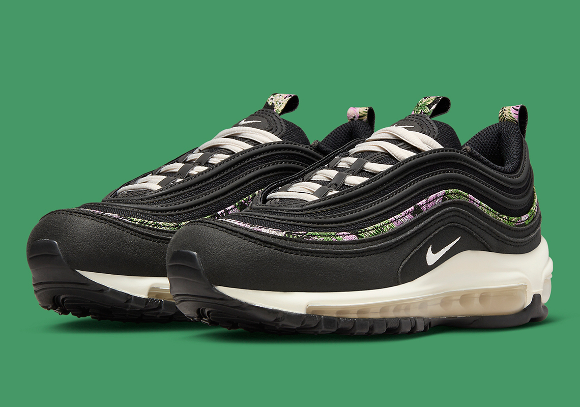 Floral Patterns Animate This "Black"-Covered Nike Air Max 97