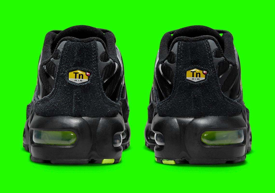 Nike Air Max Plus Gs Black Volt Fq2399 001 5