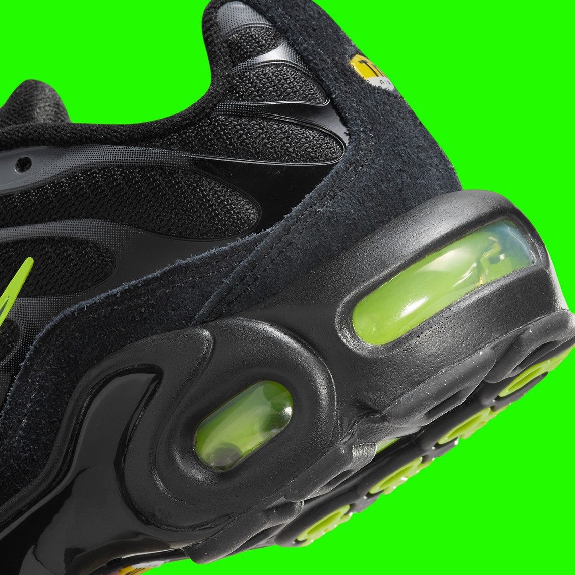 Nike Air Max Plus Gs Black Volt Fq2399 001 6