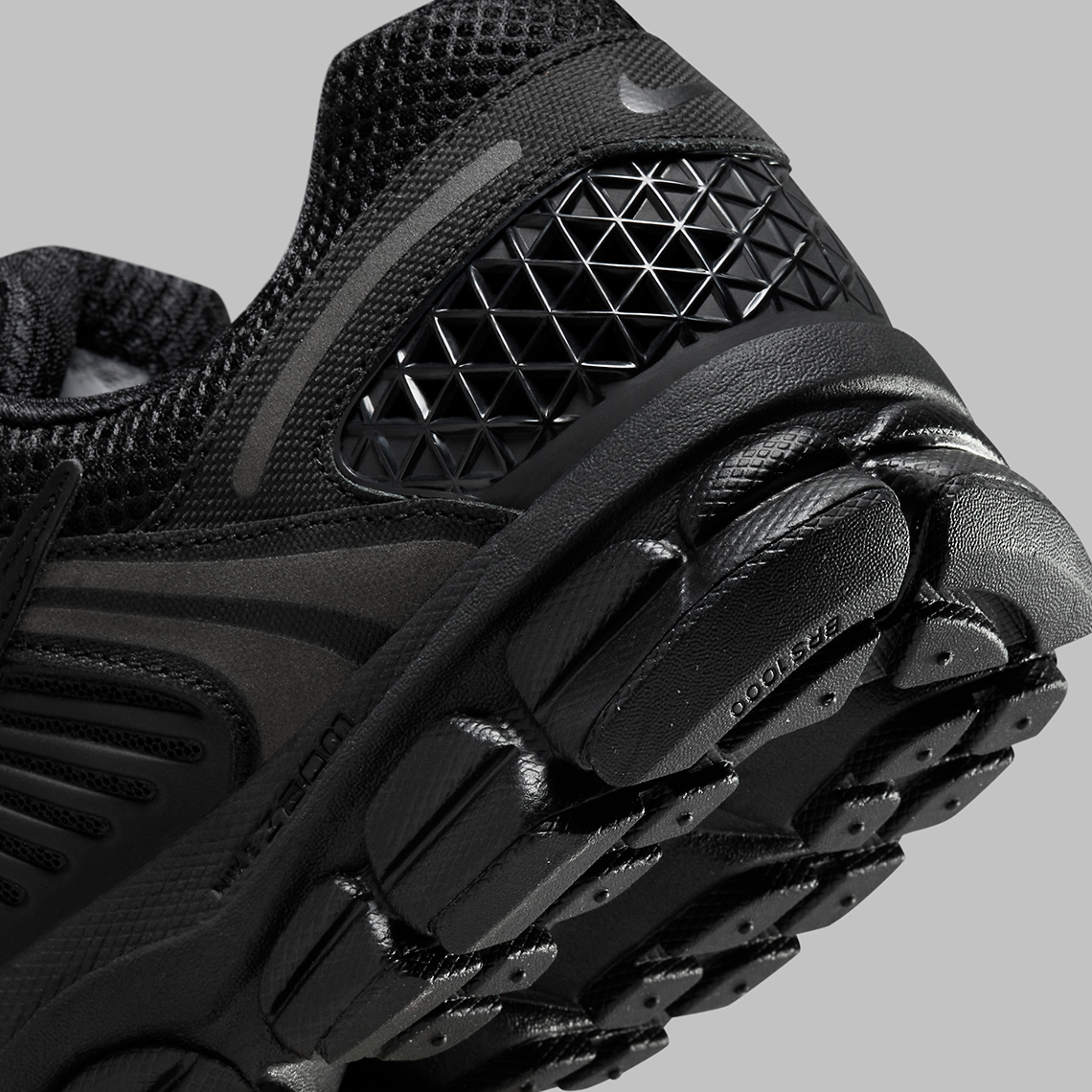 Nike Zoom Vomero 5 Triple Black Bv1358 003 4