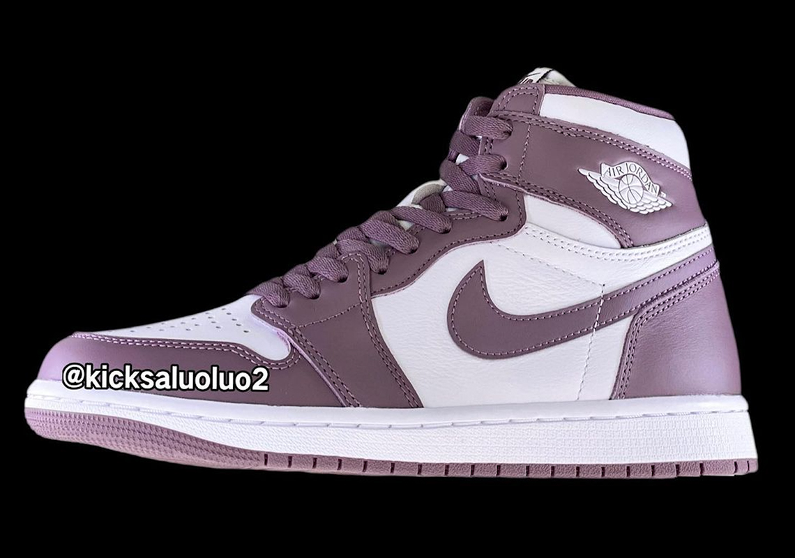 First Look At The Air Jordan 1 Retro High OG "Sky J Mauve"