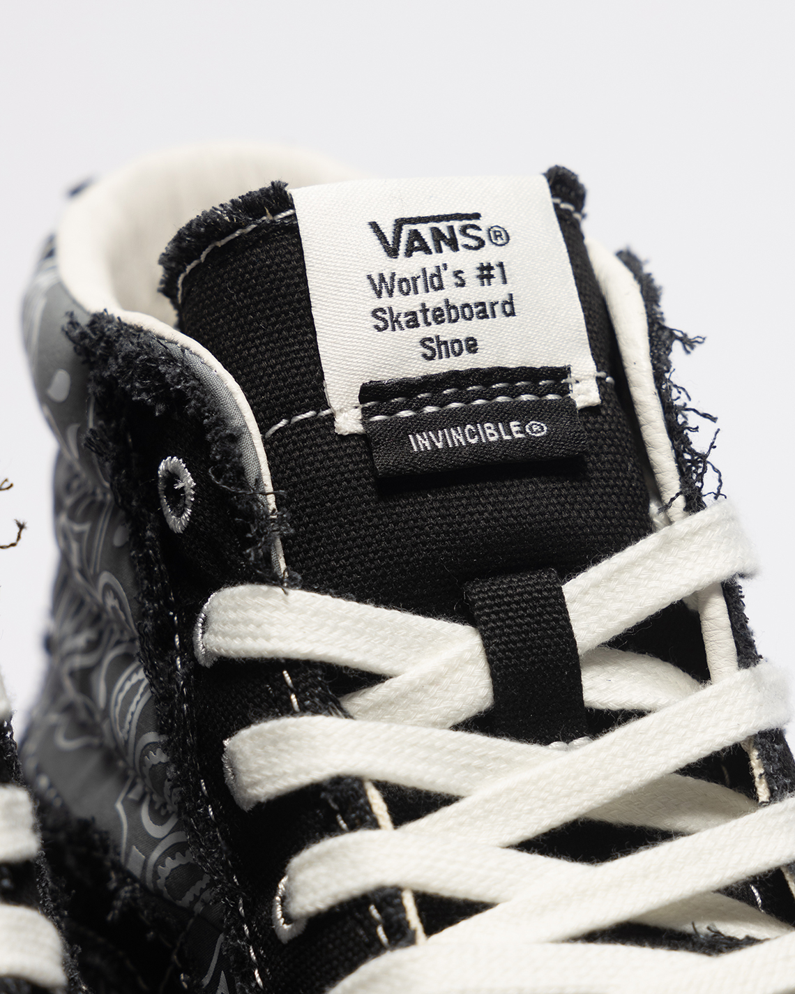 Invincible Vans Gnarly Pack Sk8 Hi 1