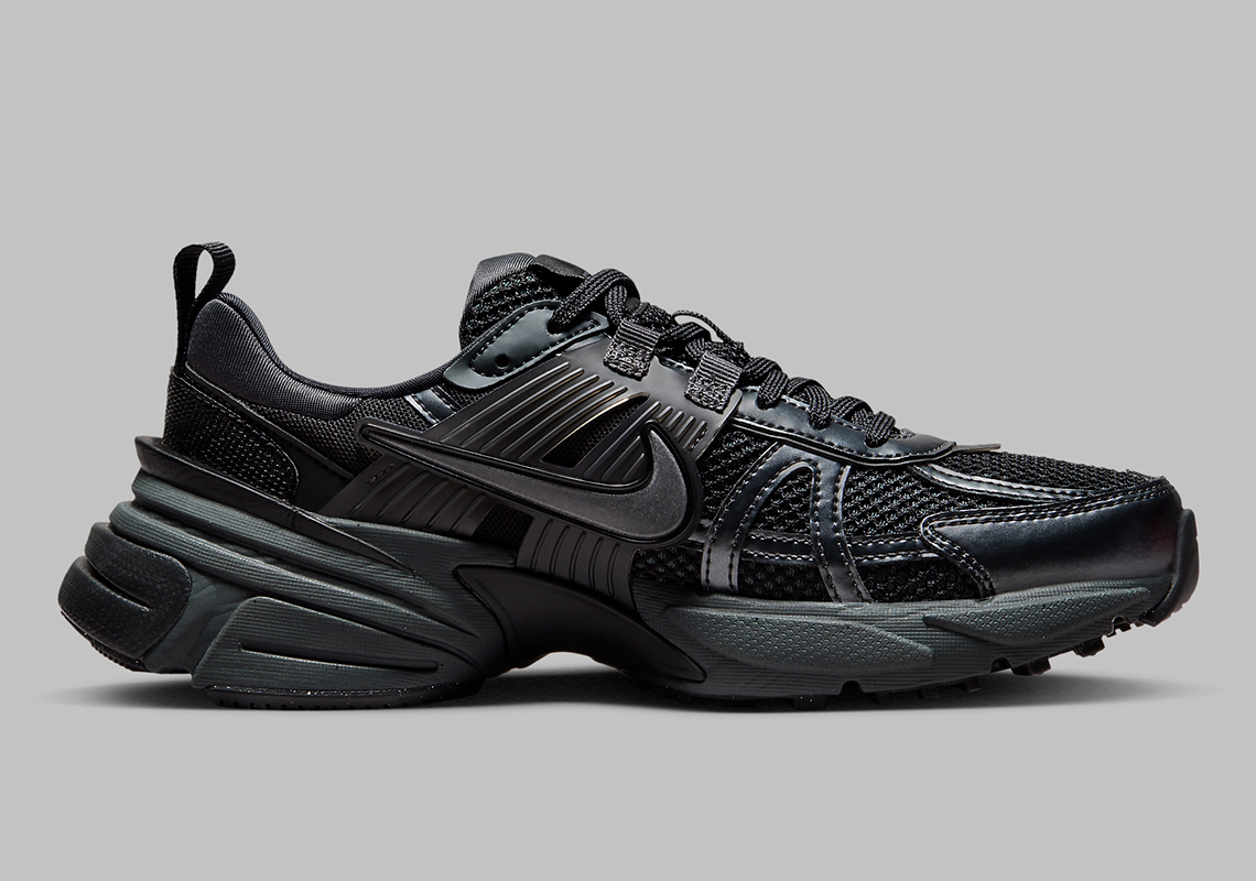 Nike Runtekk Triple Black Fd0736 001 Release Date 5