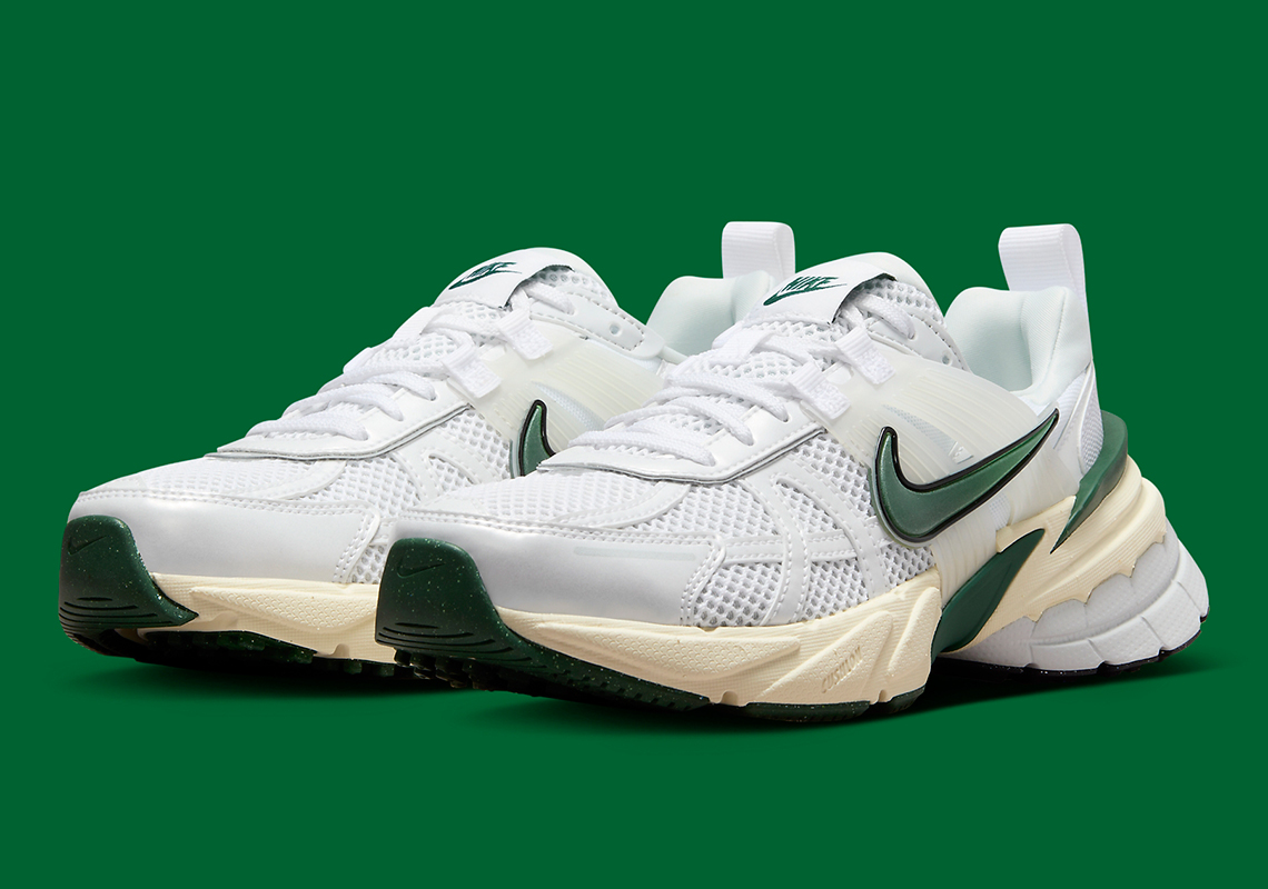 Cream And Green Paint The Nike Runtekk's Latest Installment