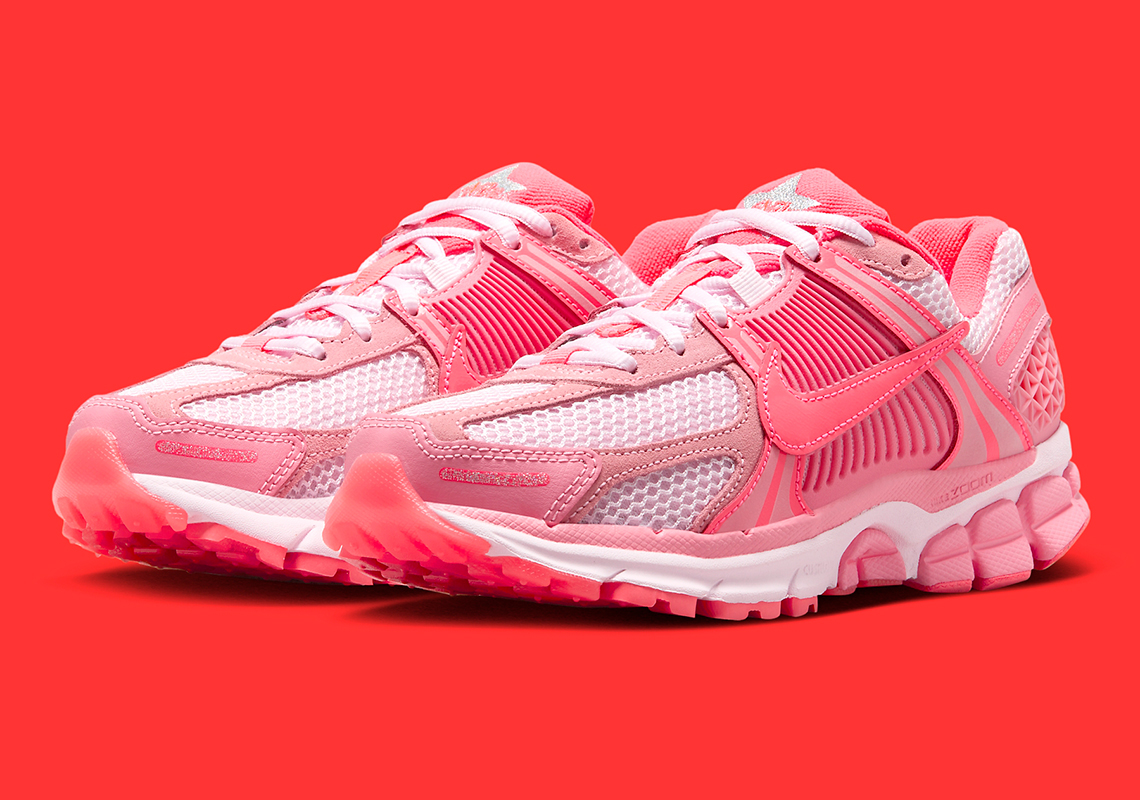 Nike Zoom Vomero 5 Pink Foam Hot Punch 1