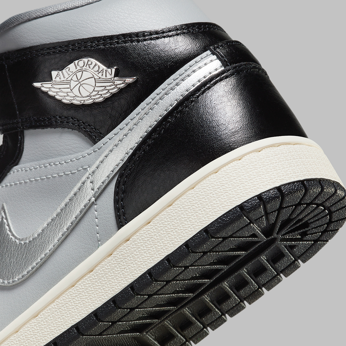 Air Jordan 1 Mid Womens Black Metallic Silver Sail Fb9892 002 8