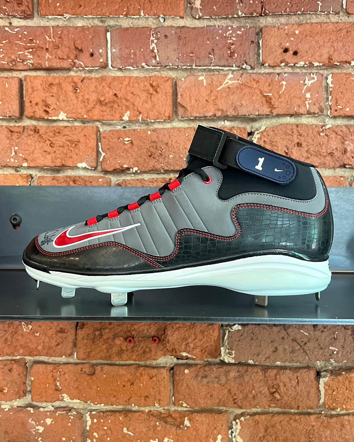 Hometeam Baseball Cleats Display Griffey Croc