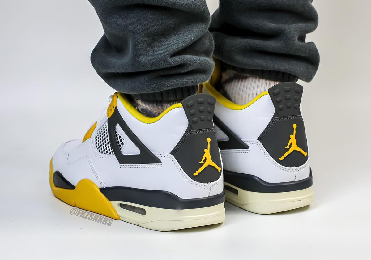 Jordan 4 Vivid Sulfur 1