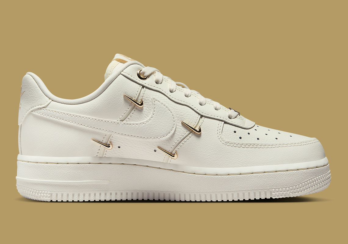 Nike Air Force 1 Low Sail Metallic Gold Fv3654 111 7