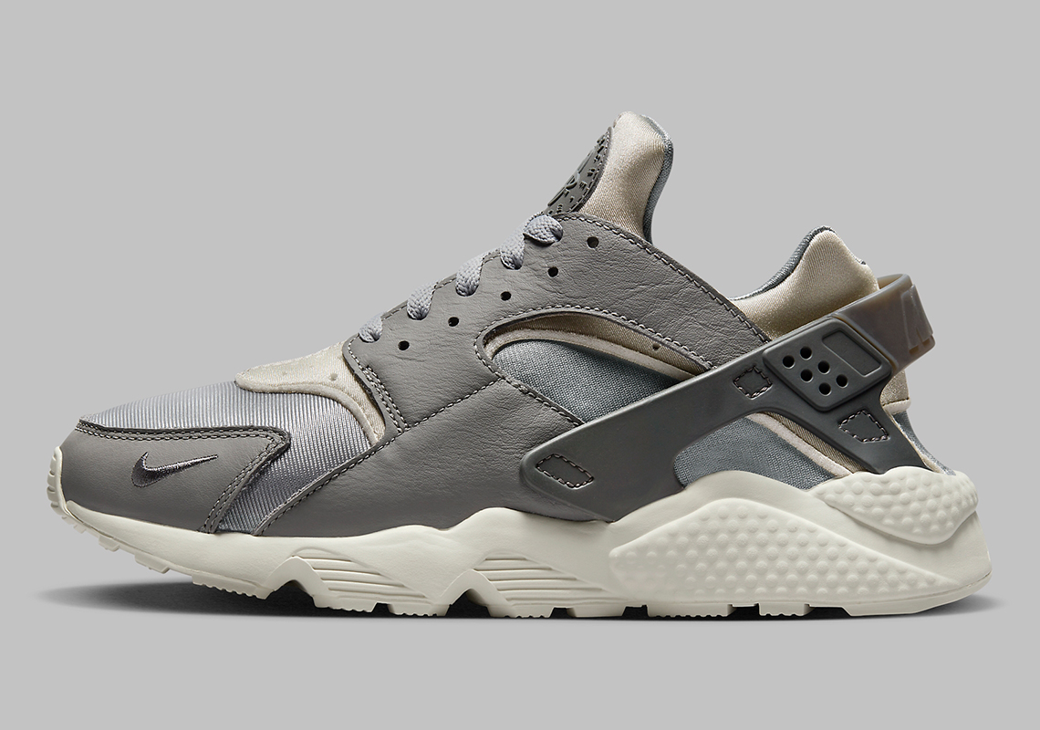 A "Light Smoke Grey" Dawns On The Nike Air Huarache