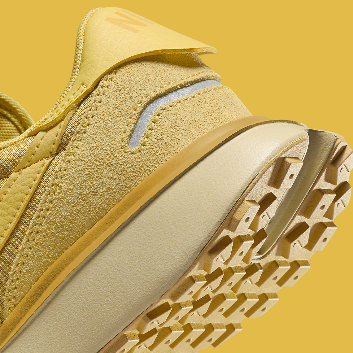 Nike Phoenix Waffle University Gold Fj1409 700 3