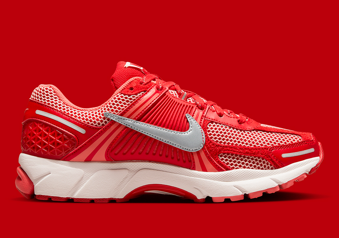 Nike Zoom Vomero 5 University Red 2