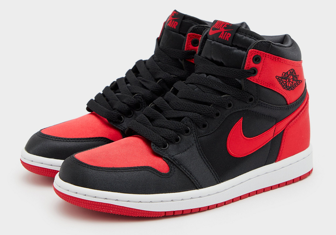 Official Look At The Air Jordan 1 Retro High OG “Satin Bred”